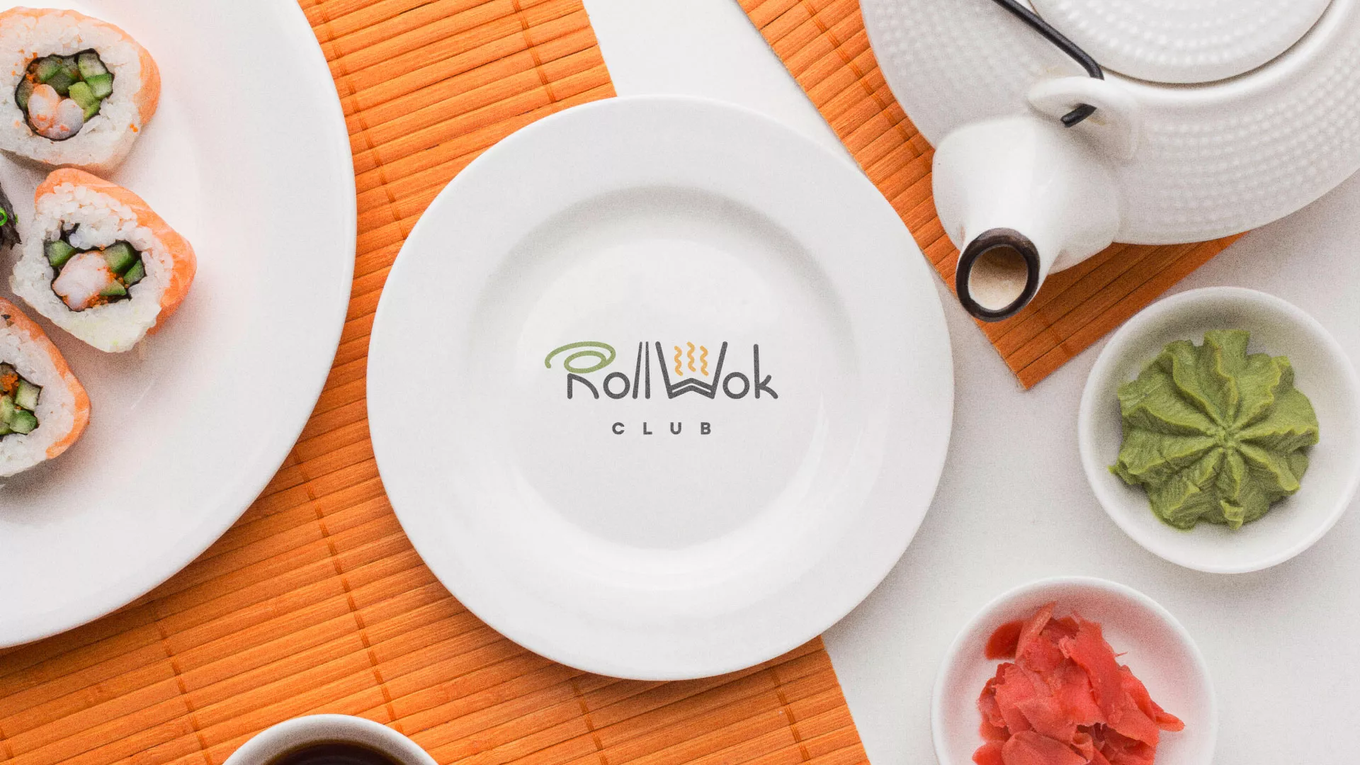 Разработка логотипа и фирменного стиля суши-бара «Roll Wok Club» в Ачинске
